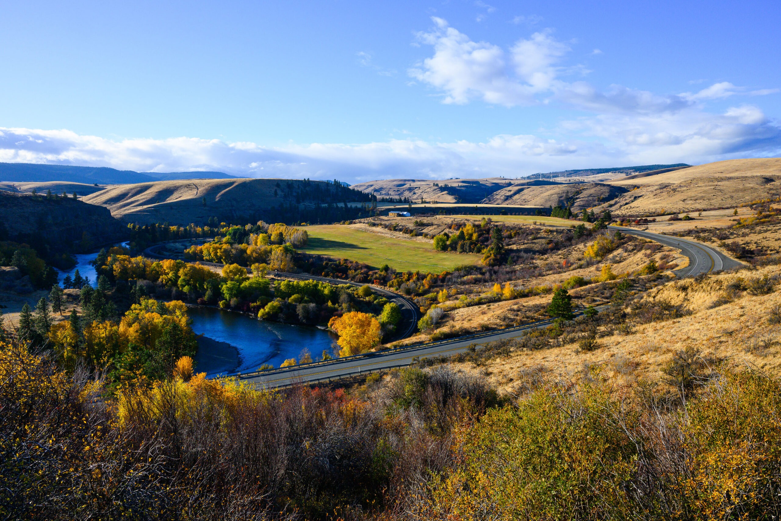 View across the Yakima River and Kittitas County landscape in Fa